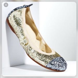 Vera Wang size 7 glitter flats